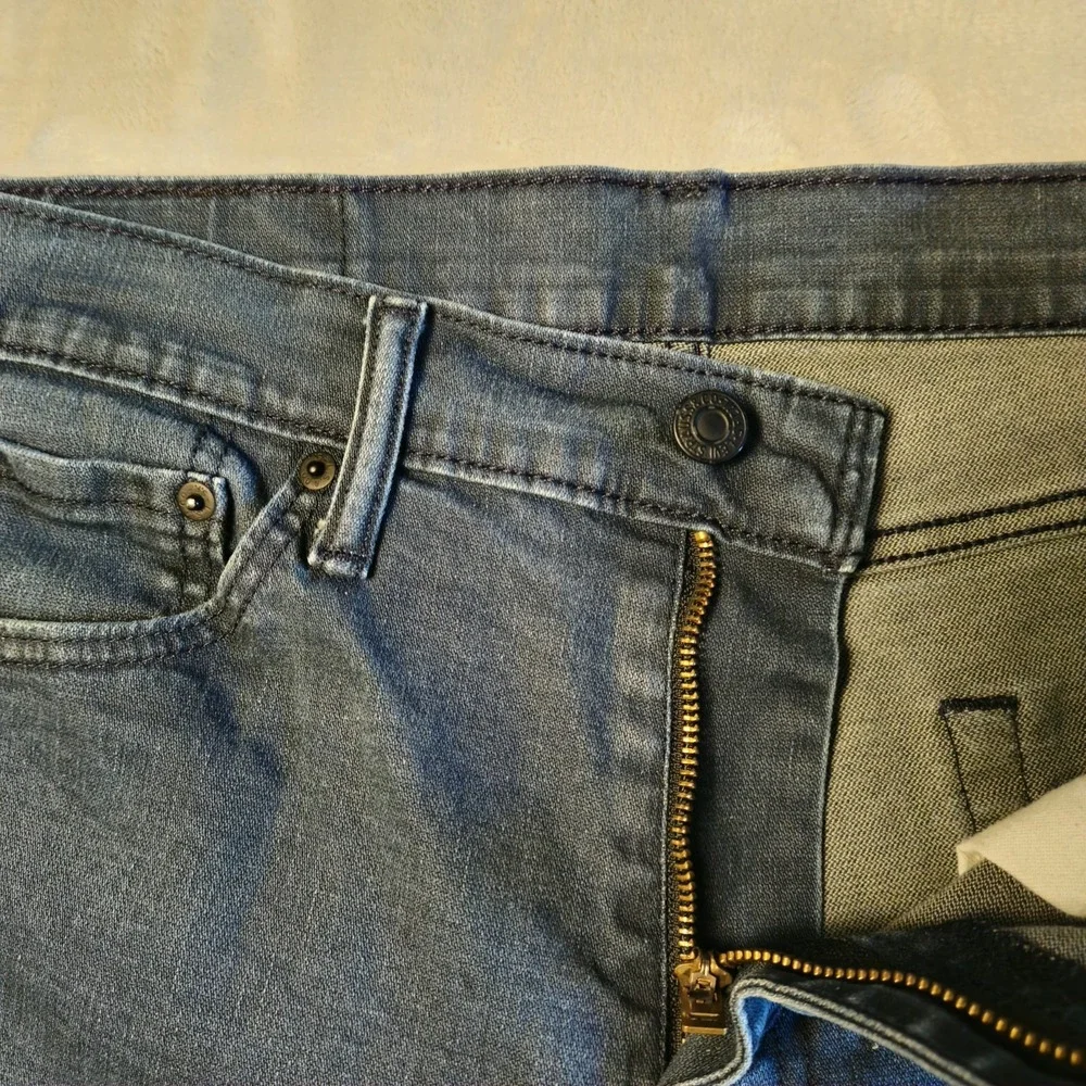 Levis 511 Slim Fit Distressed Dark Wash Jeans Men's Size 33x30‎